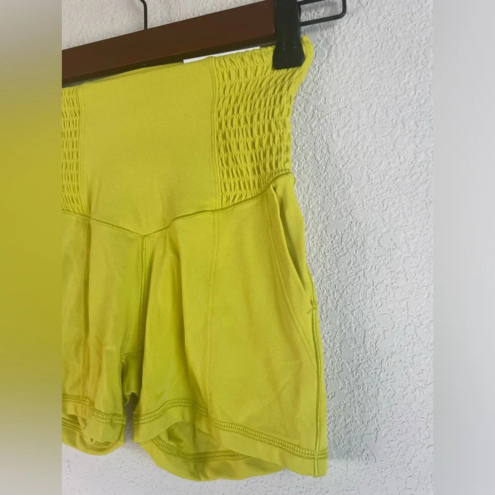 Aerie Offline Real Me Hi-Rise Short Court 4” Biker Short -Chartreuse size XS NWT - Picture 2 of 11